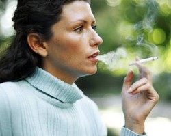 5 Efek Buruk Rokok Pada Kecantikan