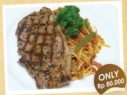 Striploin Steak + Spicy Spaghetti, Hmm...Yummy!