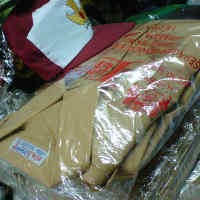 Jelang Tahun Ajaran Baru, Para Orangtua Berburu Seragam Baru