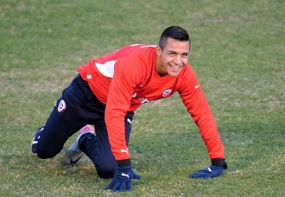 Sanchez Belum Mendekat ke Klub Mana Pun