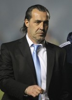 Batista Maklumi Cibiran Suporter