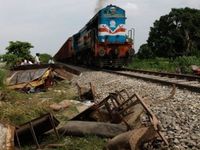 KA Tabrak Bus, 33 Orang Tewas