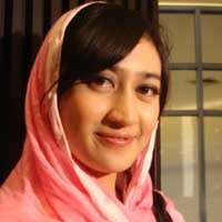 Helmalia Putri Masih Tunggu Pria yang Tepat