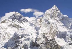 Pasien Rematik Taklukkan Dinginnya Mount Everest