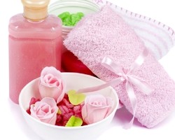 Keajaiban Bunga Mawar dalam 3 Kosmetik Ini