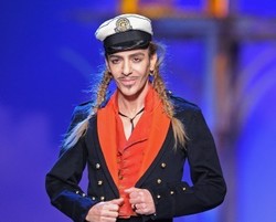 John Galliano Sempat Diisukan Jadi Desainer Topshop