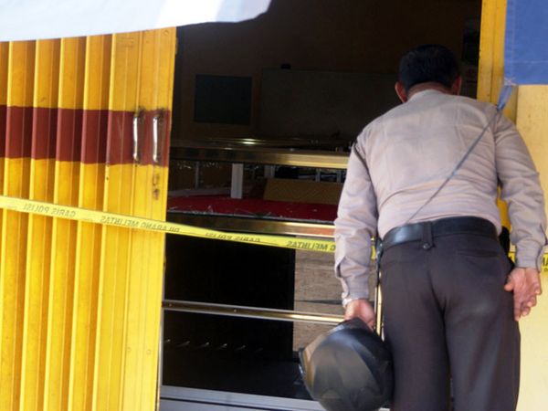 Toko Emas MS Dirampok Toko Emas MS Dirampok