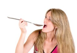 Ukuran Sendok yang Lebih Kecil Memicu Orang Makan Banyak