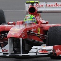 Massa Tanggapi Santai Soal Duelnya dengan Hamilton