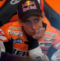 Stoner Tak Yakin Overtaking Jadi Lebih Banyak di 2012