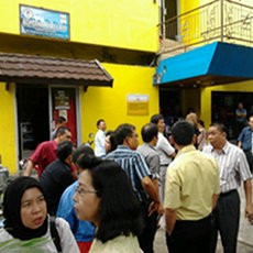  Tolak Dimutasi, Pegawai Kantor PLN Makassar Mogok Kerja