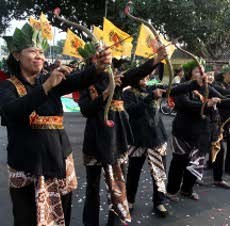 Tolak SBY, Puluhan Warga Yogya Siapkan Ketapel dan Panah