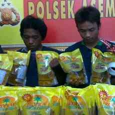 Bongkar Barang Curian di Tengah Jalan, Dua Pelaku Diringkus