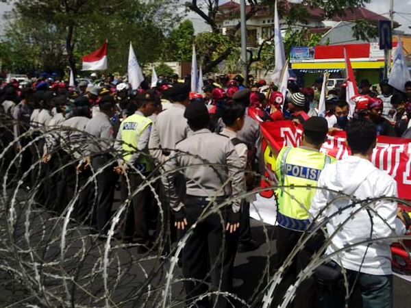 Ratusan Orang Geruduk Jamsostek