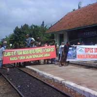 Rel Diblokir Korban Lumpur Lapindo, Perjalanan 4 KA Terhambat