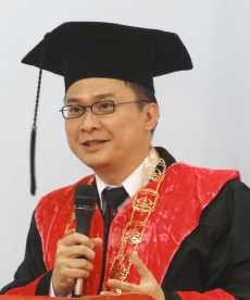 Dr Bayu Prawira Bermimpi Bawa Kampusnya Masuk 10 Besar Dunia