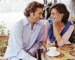 4 Cara Buat Pria Tertarik Pada Anda