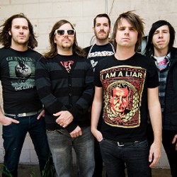 Silverstein Konser Album Baru di Surabaya