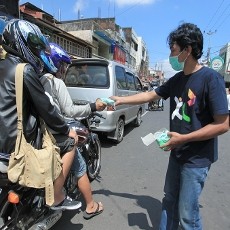 XL Antisipasi Erupsi Gunung Lokon dan Soputan