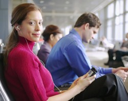 4 Gadget yang Wajib Dibawa Saat Bepergian Jauh