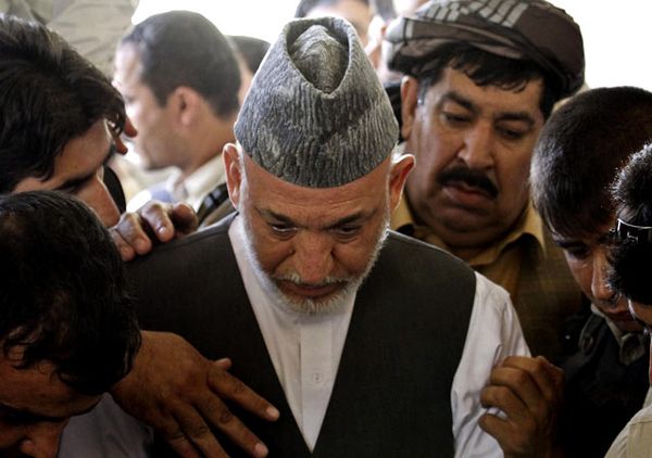 Presiden Afghanistan Hadiri Pemakaman Adiknya