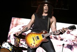Slash Mengaku Capek Ditanya Tentang Guns N Roses