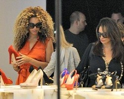50 Menit di Topshop, Beyonce Habiskan Rp 69 Juta
