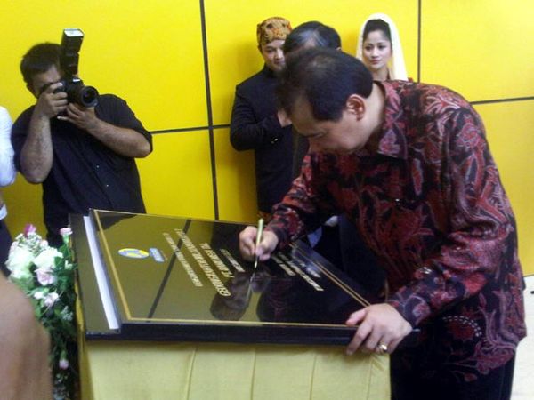 CT Buka Kantor Cabang Bank Mega