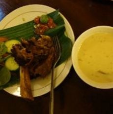 Berkeringat dengan Iga Bakar Blacan