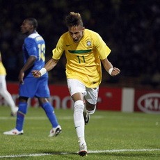 Bekuk Ekuador, Brasil ke Perempatfinal