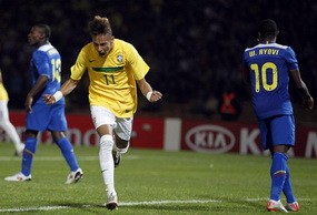 Bekuk Ekuador, Brasil ke Perempatfinal