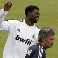 Adebayor Siap Penuhi Panggilan Mourinho