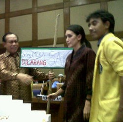 Gagal Bahas BPJS dengan Pemerintah, DPR Rapat dengan BEM UI