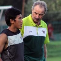 Mempertanyakan Pemecatan Alfred Riedl