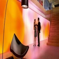 Wallpaper Berubah Warna Saat Mendengar Musik