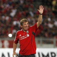 Dalglish Pulang Lebih Awal untuk Downing
