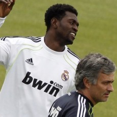 Mourinho Pelatih Terbaik untuk Adebayor