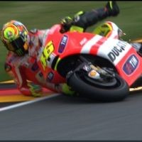 Sejumlah Pembalap Jatuh, Simoncelli Tercepat