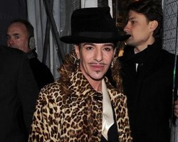 Dior Masih Terus Cari Pengganti John Galliano