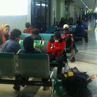 Aspal Runway Bandara Juanda Mengelupas, Penerbangan Terganggu