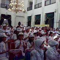 202 Dokter Kecil Sambangi Gedung Sate