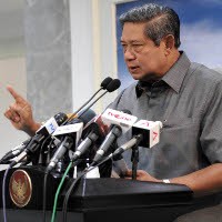 SBY Minta Instansi Pemerintah Hemat Listrik dan BBM