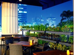 Asia Terrace, Asyik untuk Hangout!