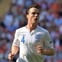 Redknapp Pikir-pikir Dulu untuk Beli Parker