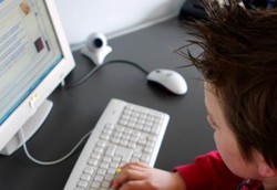 Otak Remaja Pecandu Internet Cenderung Keriput