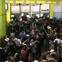 Di Stasiun Gambir, Tiket 12 KA Ludes dalam Waktu 30 Menit