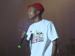 Pharrell Williams Luncurkan Minuman Beralkohol Khusus Wanita