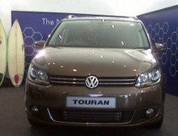 VW: 40 Unit New Touran Bakal Laku di 2011
