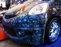 Honda Jazz dengan 2011 Tengkorak Kepala