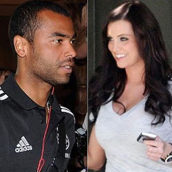 Ashley Cole Minta Dikirimi Foto Bugil Model Lingerie